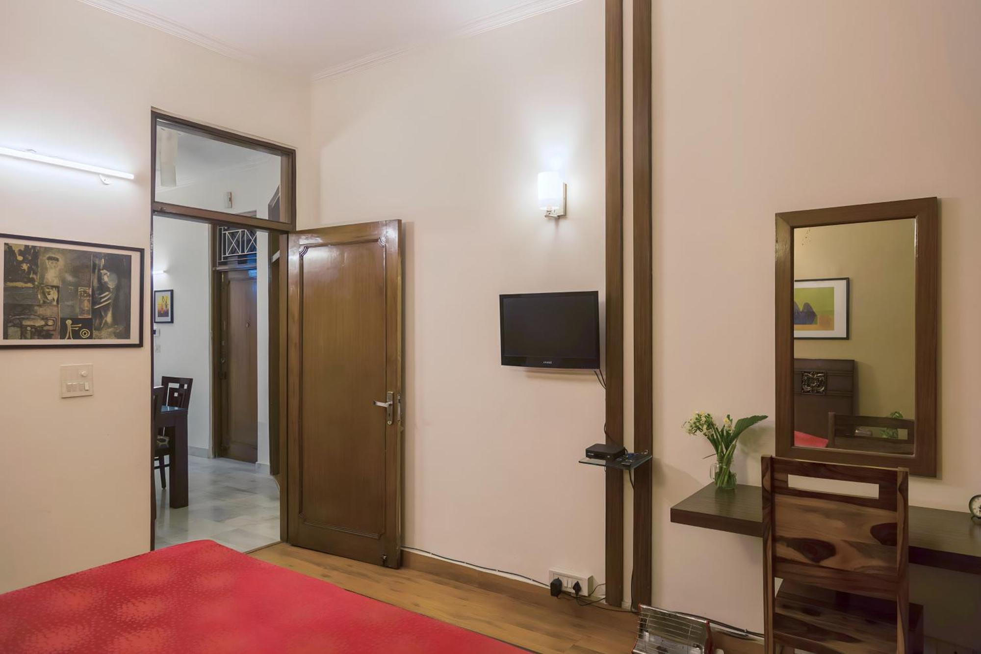 Woodpecker Apartments Hauz Khas Nova Deli Exterior foto
